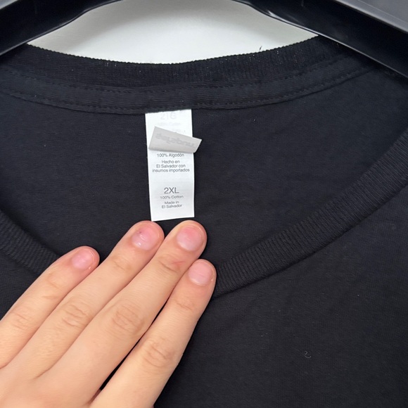 Gildan Men's Black Short Sleeve Tee - Picture 2 of 3